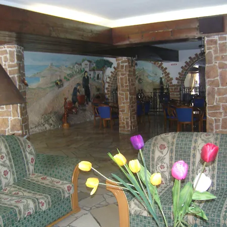 Western Larco Szálloda