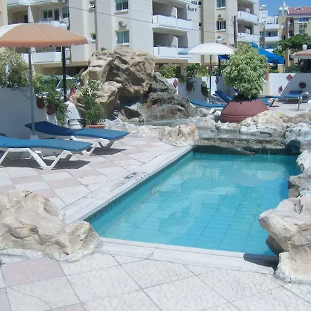 Western Larco 4* Lárnaka