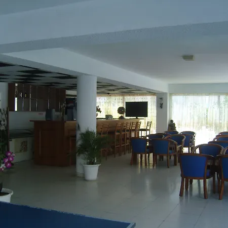 Western Larco 4* Lárnaka