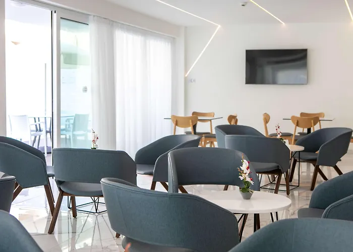 Western Larco Hotell 4*