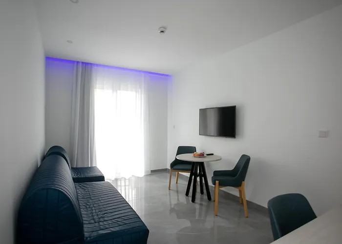 Western Larco Hotell 4*