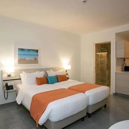 Ξενοδοχείο Western Larco 4*