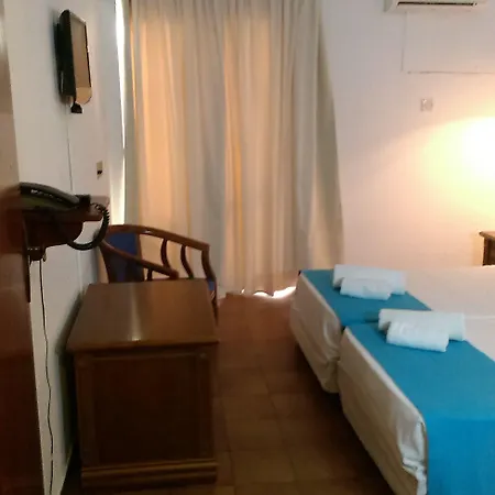 Ξενοδοχείο Western Larco 4*