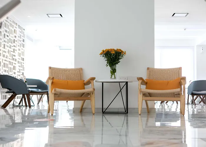 Western Larco Hotell 4*