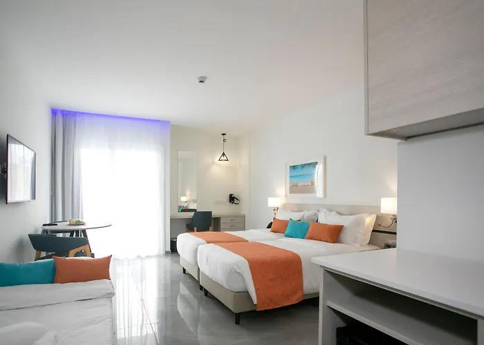 Western Larco Hotell 4*